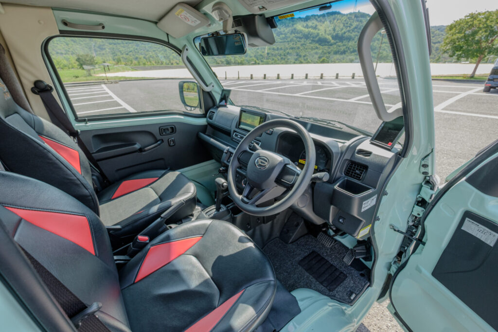 Happy 1+ 運転席まわり